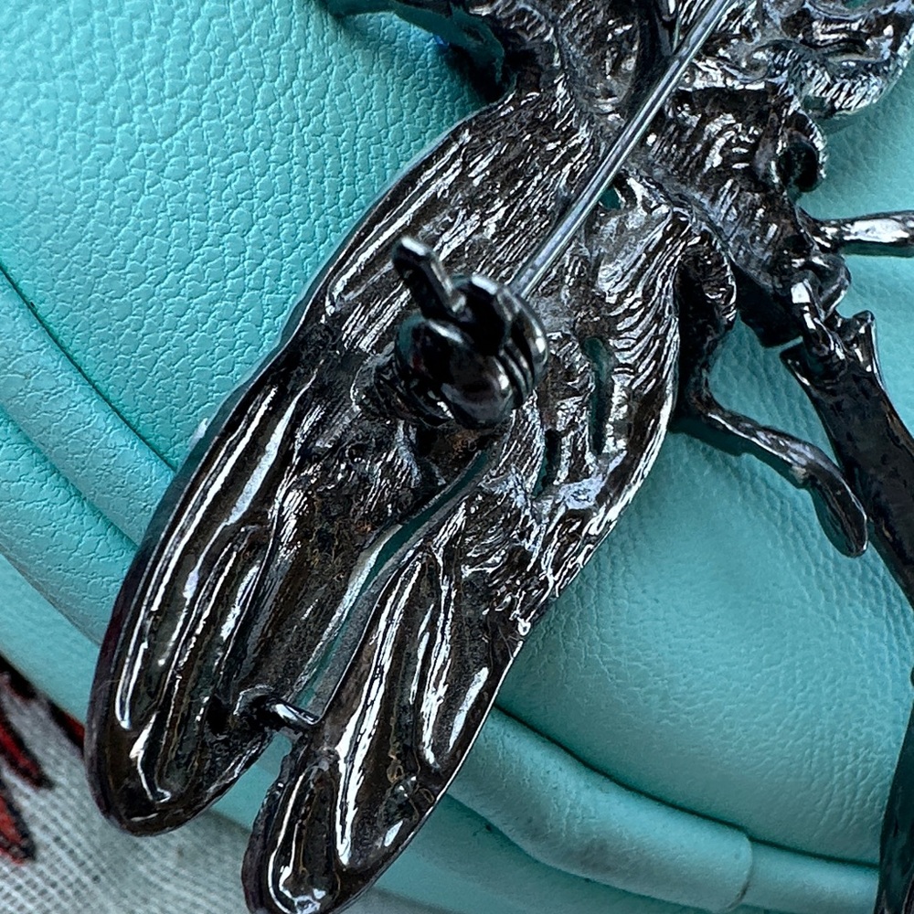 Blue Crystal Articulated Tail Sparkly Dragonfly Decorative Accent Pin Brooch - Picture 4 of 9